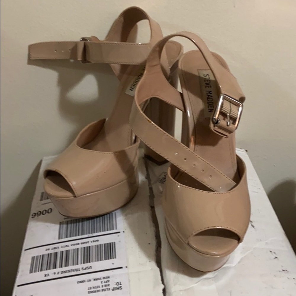 Steve Madden nude pumps
